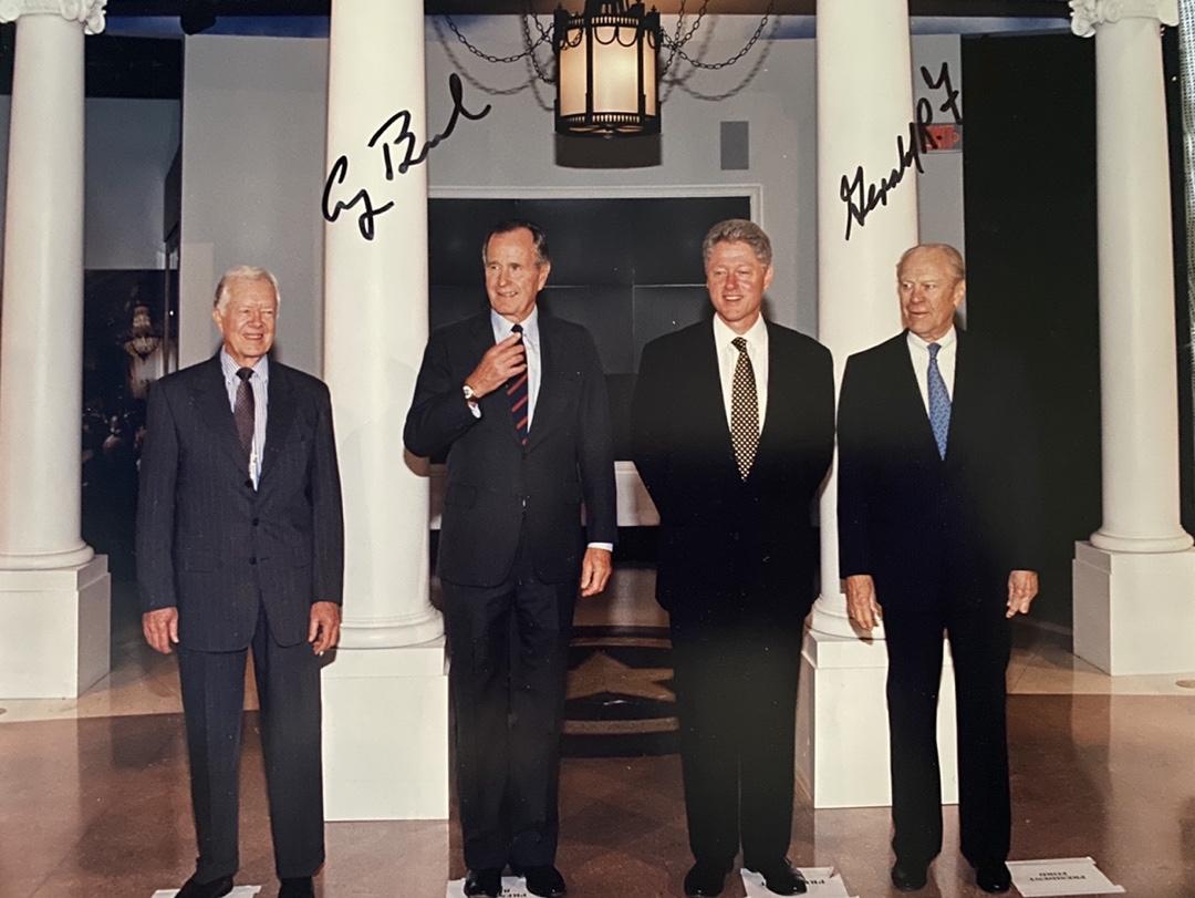 George HW Bush and Gerald Ford signed 8x10 JSA COA